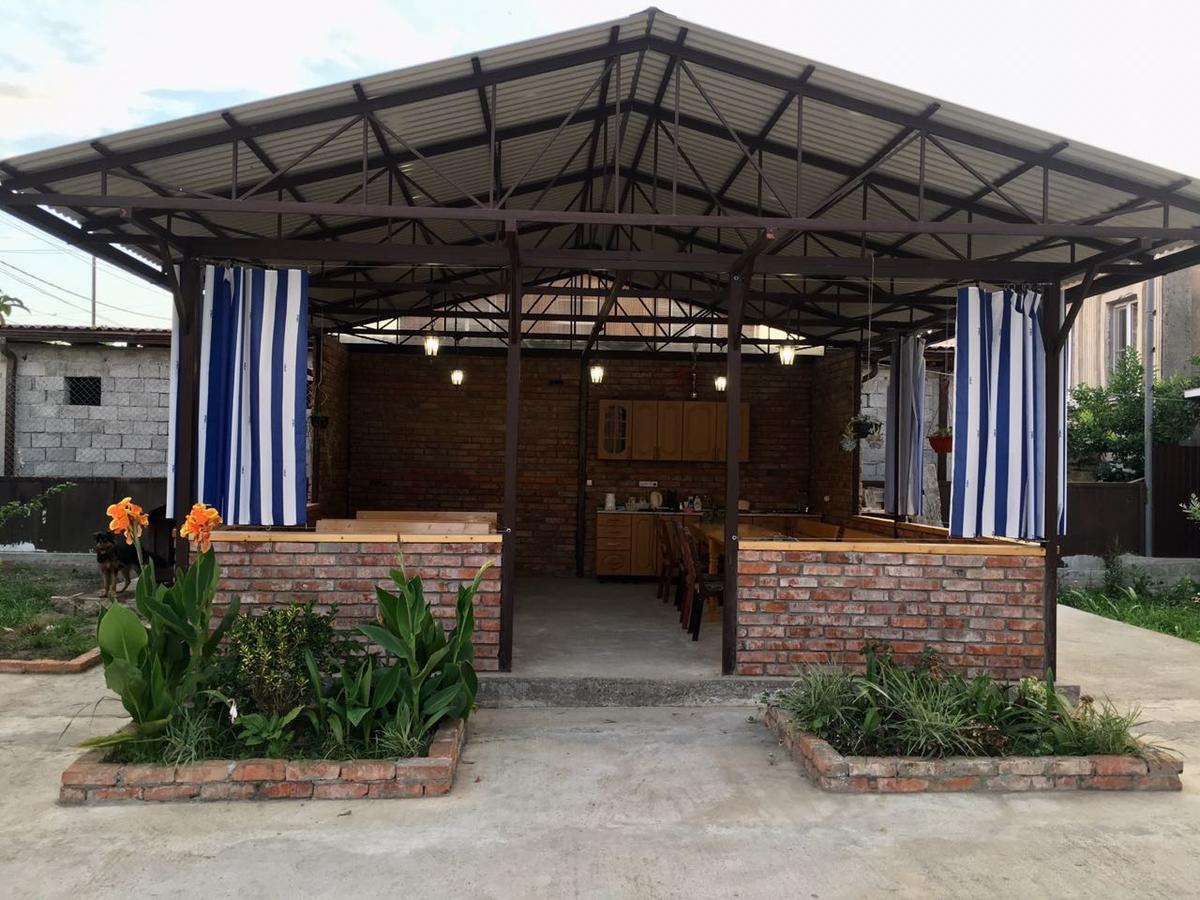 Guest House Nadia Sukhumi Exterior foto