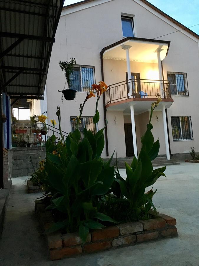 Guest House Nadia Sukhumi Exterior foto