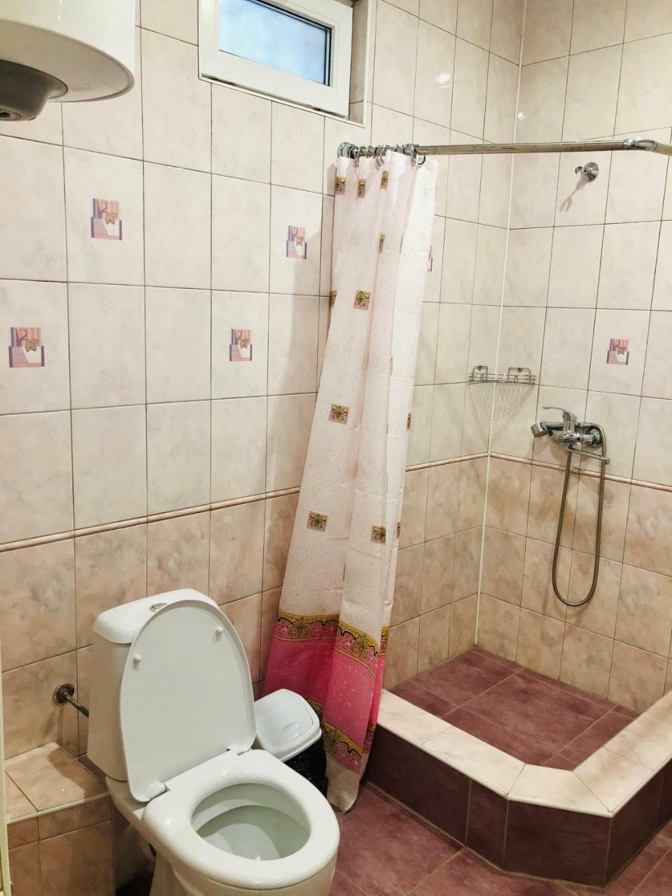 Guest House Nadia Sukhumi Exterior foto