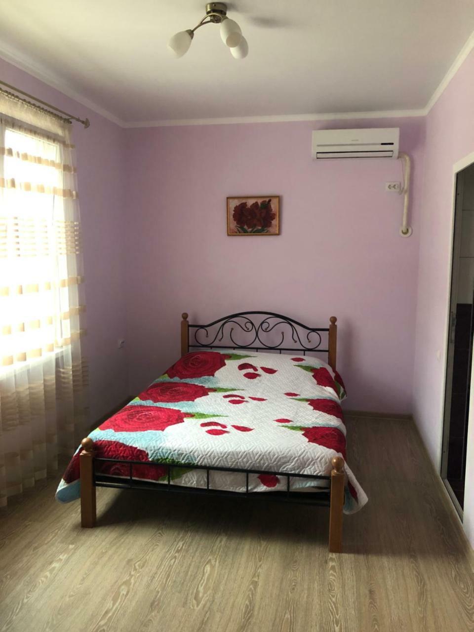 Guest House Nadia Sukhumi Exterior foto