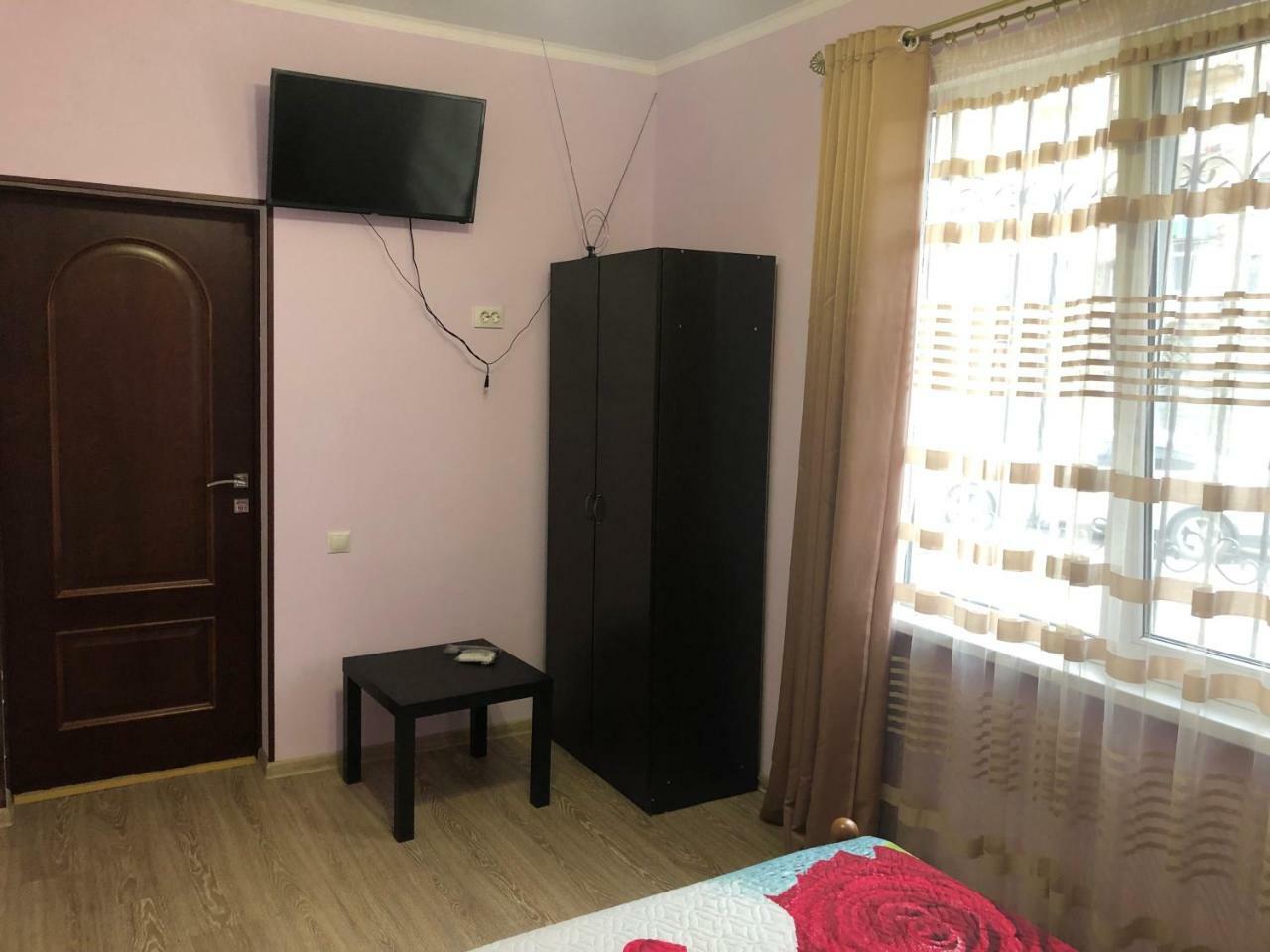 Guest House Nadia Sukhumi Exterior foto